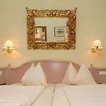 Altstadt Mosser Mit Parkplatz 4* Villach