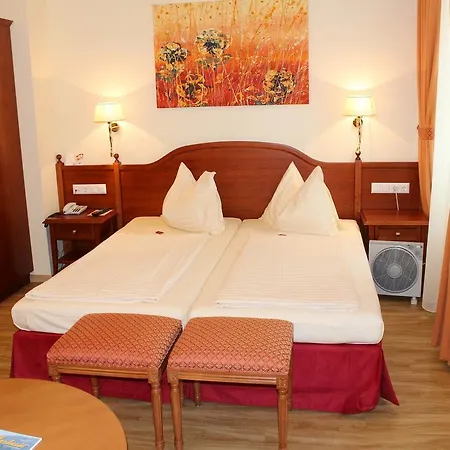 Hotel Altstadthotel Mosser 4*