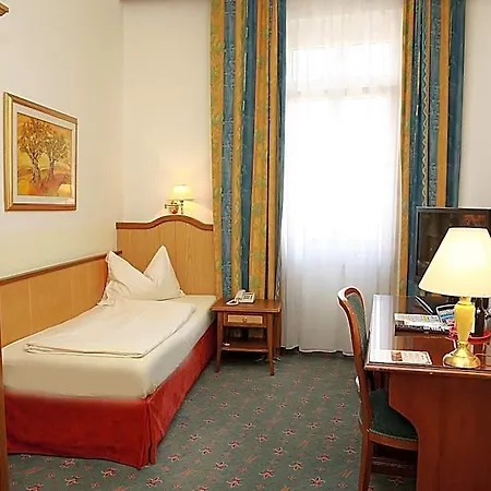 Hotel Altstadt Mosser Mit Parkplatz 4*