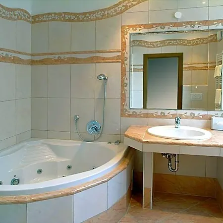 Altstadt Mosser Mit Parkplatz Hotel 4*