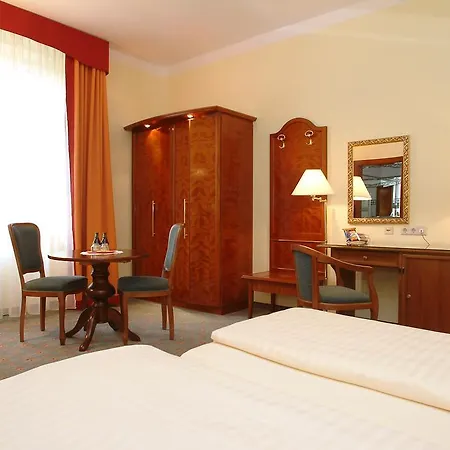 Altstadthotel Mosser 4*