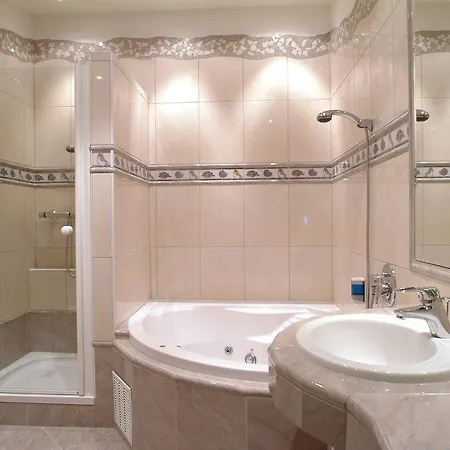 Hotel Altstadt Mosser Mit Parkplatz 4*