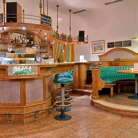 Altstadt Mosser Mit Parkplatz Hotel 4*