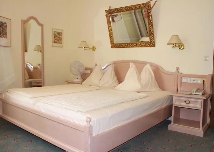 Hotell Altstadt Mosser Mit Parkplatz 4*